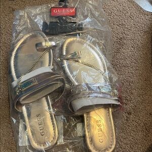 NWT Guess Size 10 Gold and Bronze Chain Sandals